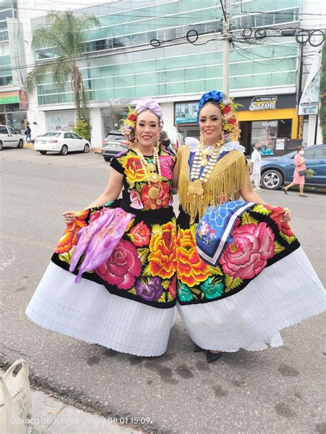 Pin De Flor Marcial En Bordados De Oaxaca M Xico Traje De Tehuana