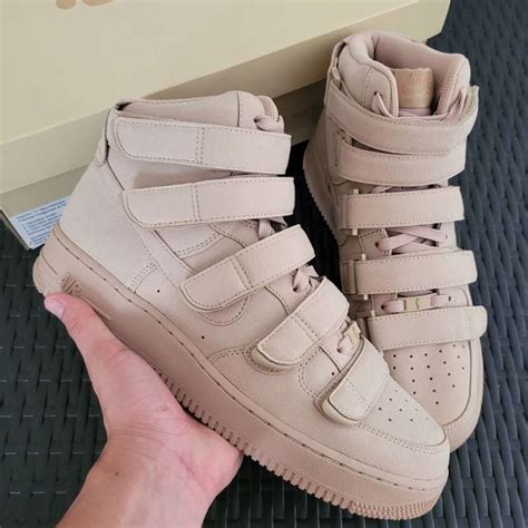 A Closer Look At Billie Eilish S Velcro Strap Nike Air Force High