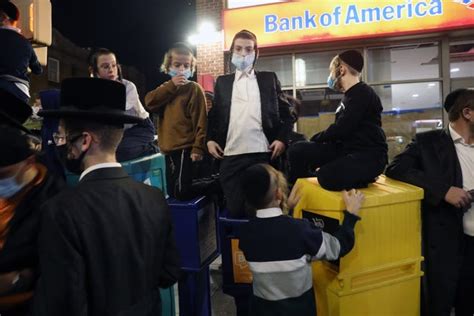 Nyc Orthodox Jewish Community Protests Coronavirus Lockdowns