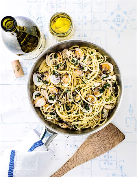 Spaghettis Aux Coques L Ail Pour Personnes Recettes Elle Table