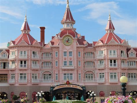 Planning Tips For Your First Disneyland Paris Trip - DVC Shop