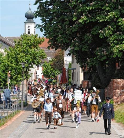 Ovb Heimatzeitungen Bald Dorffest In Flossing