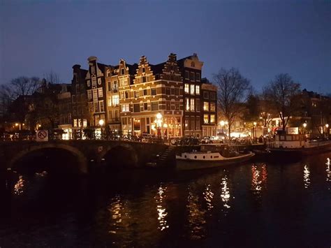 Amsterdam Hostels - Travel Network