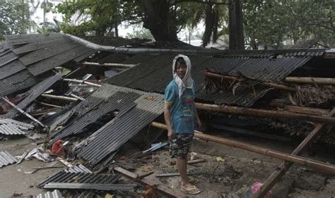 Tsunami deixa ao menos 222 mortos e mais de 800 feridos na Indonésia