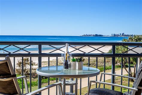 Gold Coast Beachfront Accommodation in Currumbin - Golden Riviera