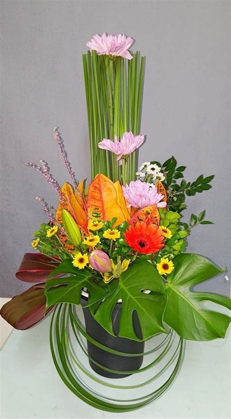 Solve Happiness Is Ikebana Fresh Flower Arrangement Jigsaw Puzzle