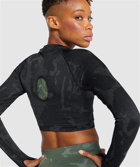 Gymshark Adapt Camo Seamless Long Sleeve Crop Top Savanna Black Gymshark