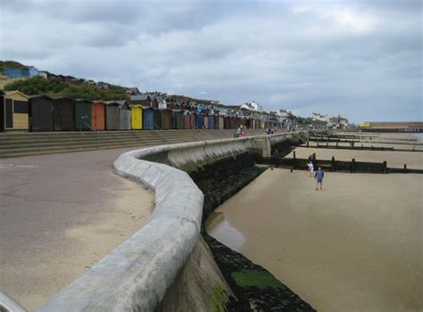 Walton On The Naze Sea Defence Wall © Nigel Cox Cc By Sa20