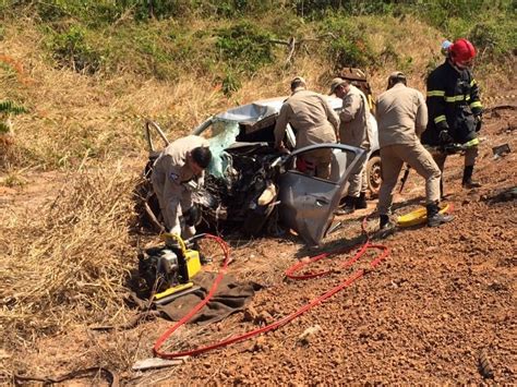 Acidente Entre Carro Gol E Carreta Na Mt Entre Sorriso E Ipiranga