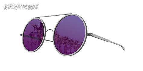 Fashion Sunglasses In A Thin Silvery Frame With Round Glasses 3d Render 3d Illustration 이미지