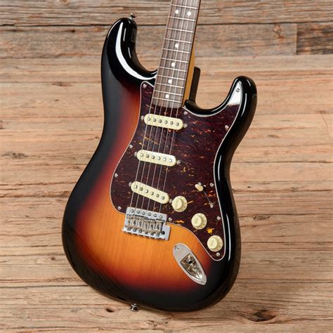 Squier Classic Vibe '60s Stratocaster Sunburst 2017 – Chicago Music ...