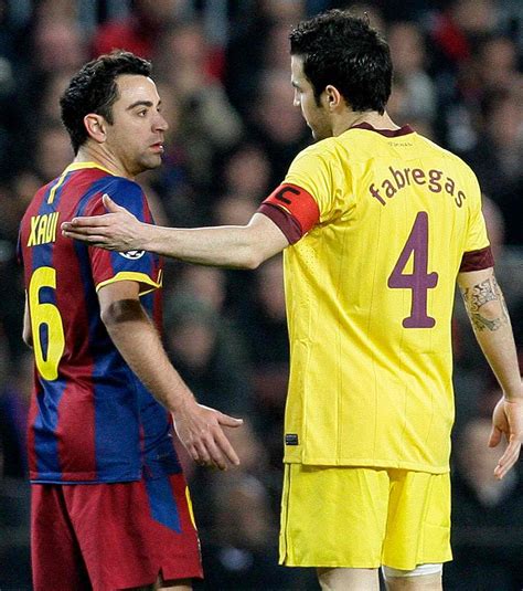 Fc Barcelone Xavi Fabregas Est En Train De Souffrir