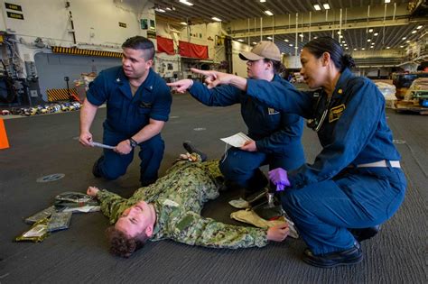 Dvids Images Uss Boxer Lhd 4 Medical Training [image 2 Of 7]