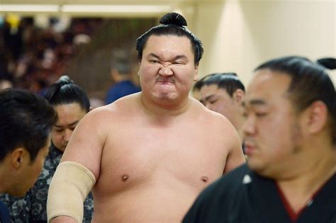 大相撲初場所：4日目 2横綱、連日の波乱 写真特集411 毎日新聞