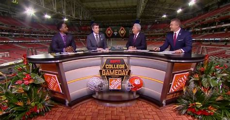 ESPN's College GameDay crew makes picks for CFP semifinals, SEC bowl games