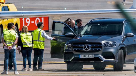 El Rey Juan Carlos Aterriza En Vigo Un Año Después De Su última Visita A España