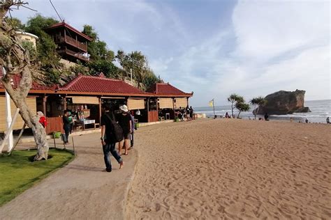 Tripadvisor Yogyakarta Plaosan Kukup Beach Di Giorno Tour Privato