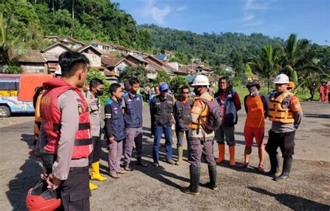 Banjir Bandang Polres Sumedang Tutup Kawasan Wisata Desa Citengah