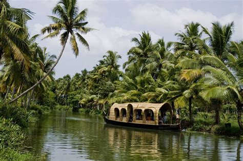 Top Tourist Places To Visit In South India