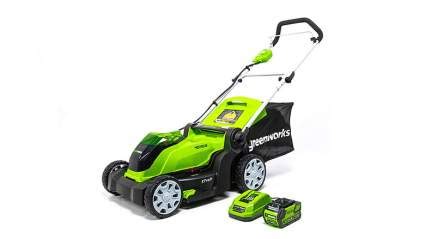 7 Best Lawn Mowers Under $300 (2023)