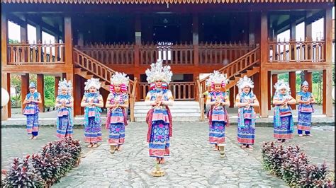 Tari Gending Sriwijaya Universitas Pgri Palembang Youtube