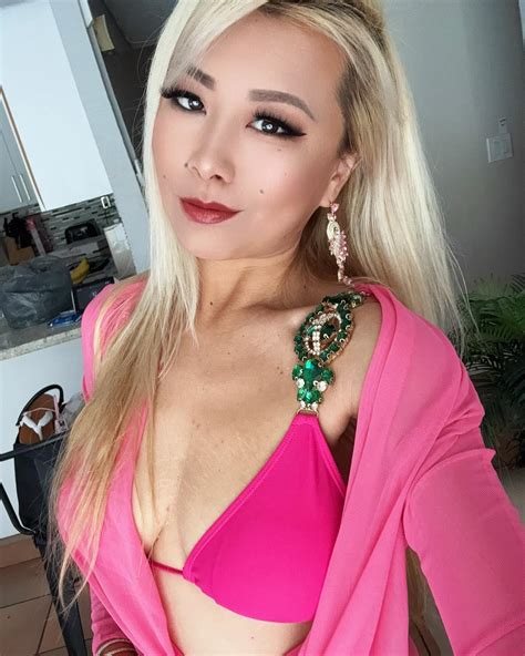 Raina Huang (@thequeenraina) • Instagram photos and videos