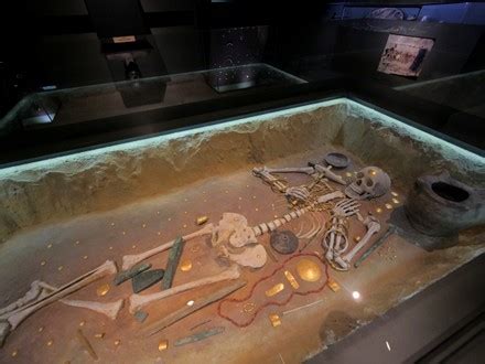 Visitors Observe Treasure Chalcolithic Necropolis Varna Editorial Stock