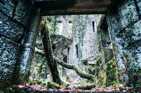 Exploring The Spooky And Abandoned Buchanan Castle In Scotland!