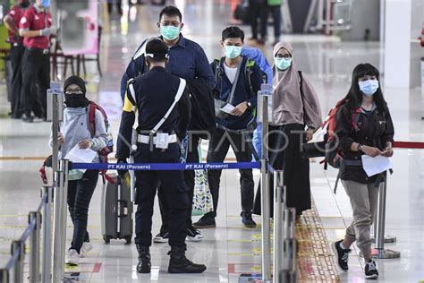 Kai Tambah Perjalanan Kereta Api Antara Foto