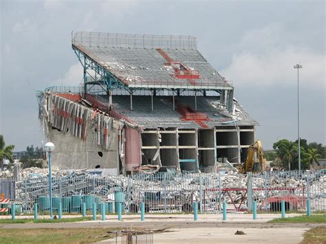 MIAMI - Orange Bowl (72,319 | 1937 - 2008) | SkyscraperCity Forum