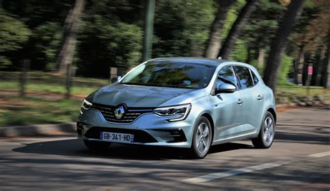 ESSAI Renault Mégane E Tech hybride 2021 elle est déjà un peu