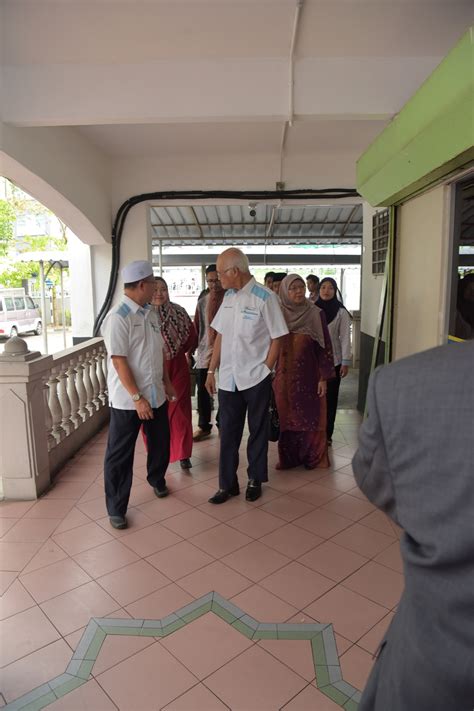 Wakaf Selangor Muamalat Menyumbang Mesin Dialisis Kepada Pusat Dialisis