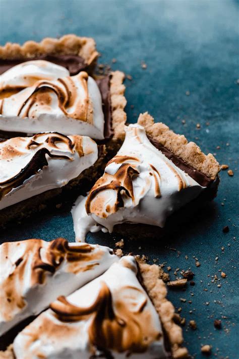 S Mores Tart With Toasted Marshmallow Meringue Blue Bowl