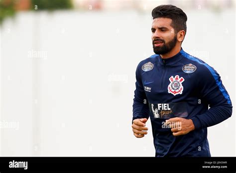 SÃO PAULO SP 14 04 2017 TREINO DO CORINTHIANS William during the