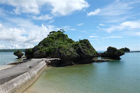 沖縄旅行 Part2 沖縄県中部 うるま市観光 海中道路で浜比嘉島（アマミチューの墓 シルミチュー霊場）宮城島（果報バンタ