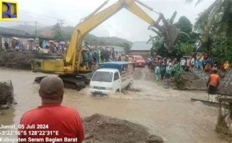 Hujan Deras Di Maluku Akses Lalu Lintas Lumpuh Akibat Kerusakan Jalan