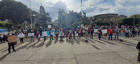 La Voz De Xela On Twitter CIUDADANOS SE CONCENTRAN EN EL PARQUE