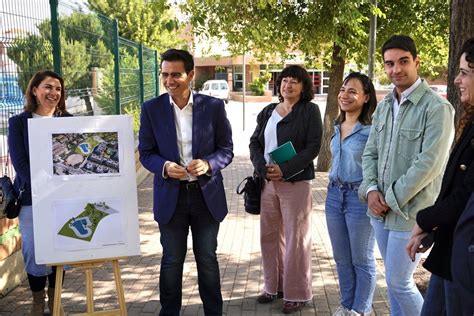 Cuenca se compromete a dotar a Granada de una nueva piscina pública al