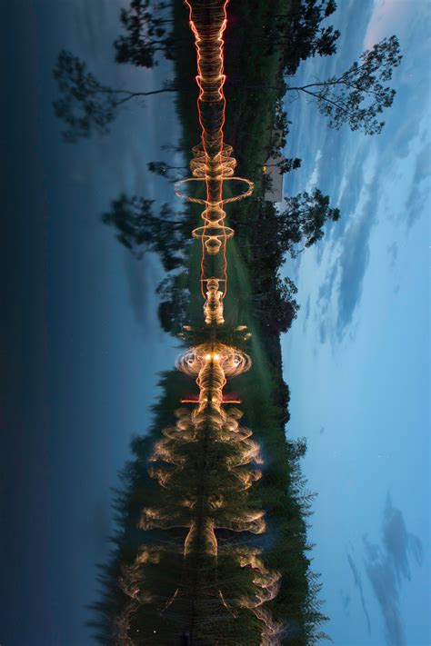 Breathtaking Light Painting Sculptures Using Natural Elements – Fubiz Media