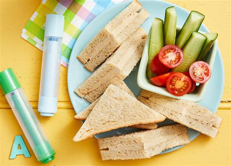 VEGEMITE & CREAM CHEESE WHOLEMEAL SANDWICHES | Kids Gourmet Food