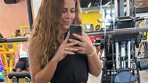 Ap S Lipo Viviane Ara Jo Exibe Corpa O Mega Sarado Na Academia Corpo