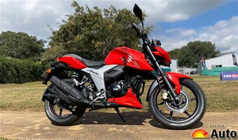 2020 Tvs Apache Rtr 160 4v Bs6 Vs Bs4 Detailed Review Differences Side