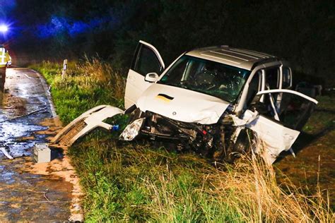 Fotostrecke T Dlicher Unfall Bei Ostelsheim J Hriger Autofahrer