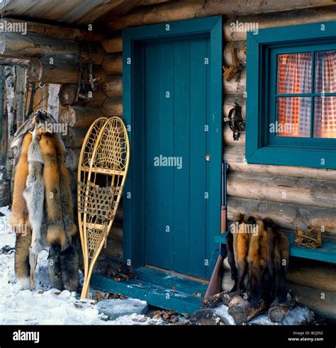 Trappers Cabin Hi Res Stock Photography And Images Alamy