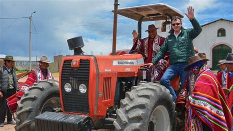 Midagri Peblt Entrega Tractor Agr Cola En Cesi N En Uso A Productores