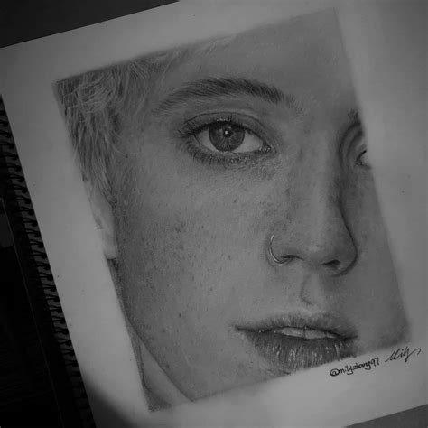 Troye Sivan Portrait Pencil Drawing By Milyzhang97 On Deviantart