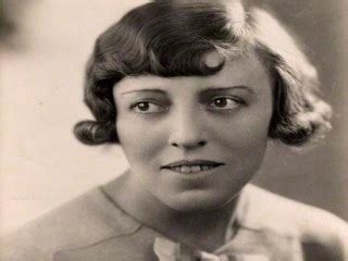 Dodie Smith biography, birth date, birth place and pictures