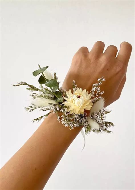 Dried Flower Wrist Corsage Atelier Yuwa Ciao Jp