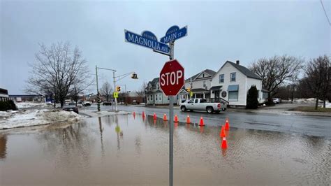 Flooding Leads Sussex To Open Temporary Shelter Cbc News