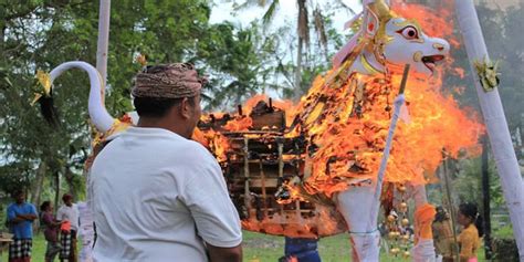 Upacara Ngaben Ritual Sakral Pelepasan Jiwa Di Bali